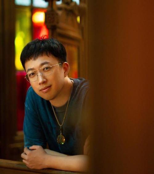 于正的自我救赎：从《五福临门》到个人言论风波