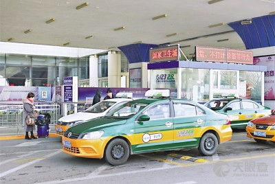 呼和浩特全城出租车为《哪吒2》亮灯牌，背后故事让人感动