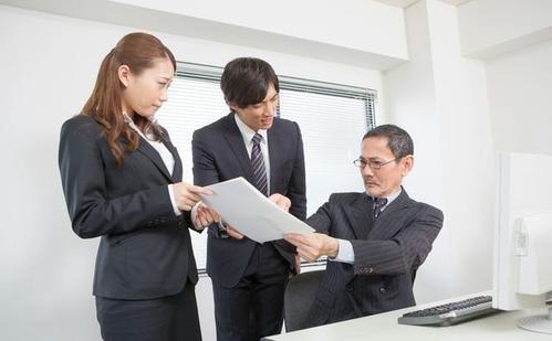 职场调岗风云：当领导说另一个部门看中了你，该如何优雅回应？