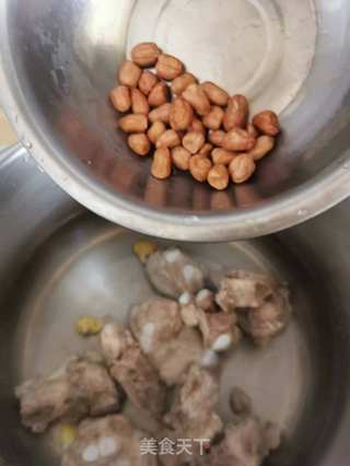 花生炖排骨：舌尖上的温暖回忆