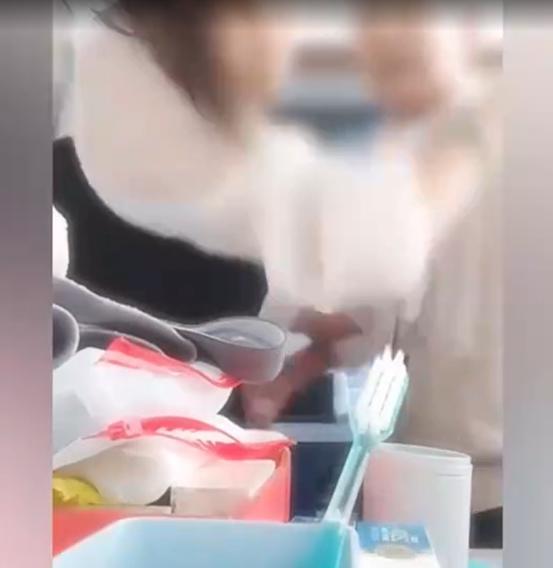 房东猥亵女生因年纪过大免于处罚，社会伦理的底线何在？