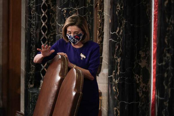 真相揭秘：FBI突袭搜查背后的权力博弈