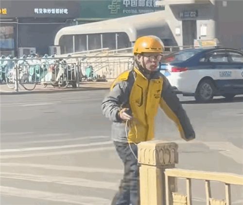 外卖员跑步送餐真相：身体缺陷还是谣言？