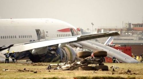 黄岩岛事件：菲方飞机携外国记者非法闯入，真相如何？