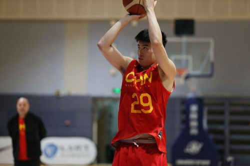 程帅澎：浙江队的年轻力量，CBA赛场上的闪耀新星