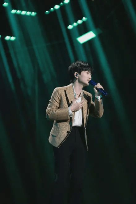 湖南伢子周深：四首歌曲入选九年义务教育音乐教材的背后