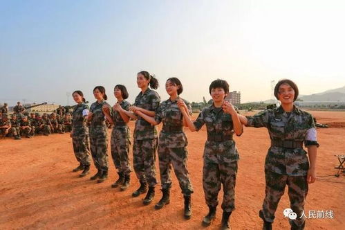 退役女兵与执勤官兵隔冰墙互敬军礼：一段跨越时间的温暖传承