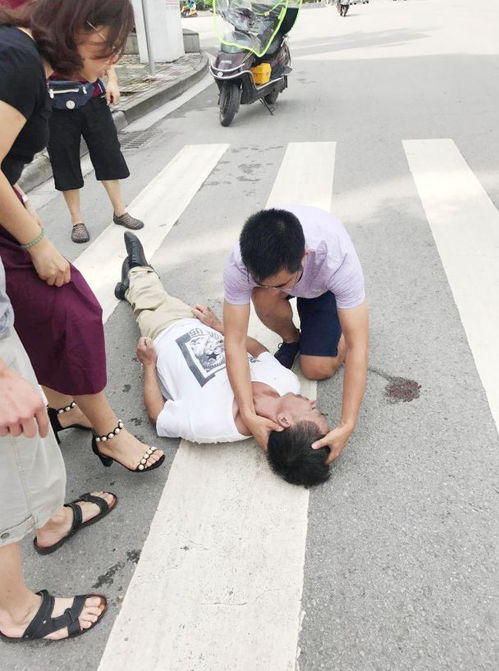 危急时刻显身手：一名医务人员的暖心救援故事