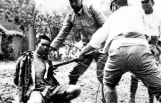 法国小伙捐赠日军侵华照片后轻松笑容背后的深意