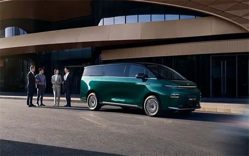 吉利银河翼真L380预售开启：陆地空客的豪华体验