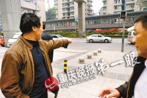 女子主干道停车买烧麦：烟火气与规则感的平衡点在哪？