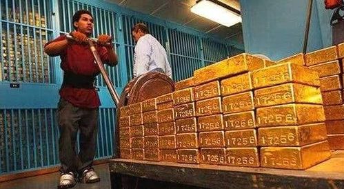 老铺黄金：从古法工艺到奢侈品属性的崛起之路