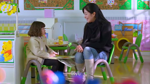 接女儿放学时的感人瞬间：孩子的一声哭喊牵动无数父母心