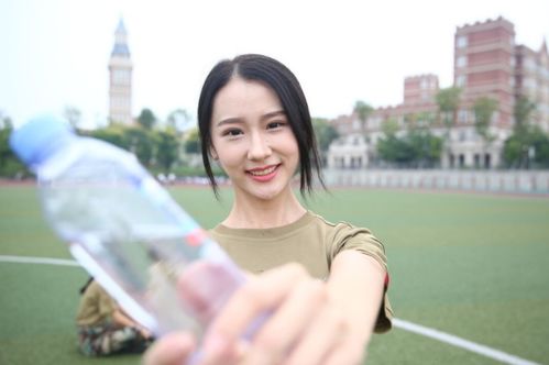 《六姊妹》老五刘小玲：从平凡到非凡的人生蜕变