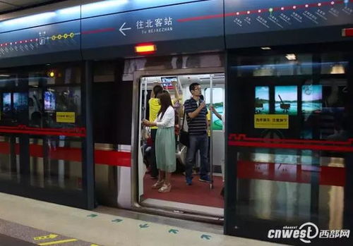 女生录地铁站喇叭内容走红网络：背后的故事