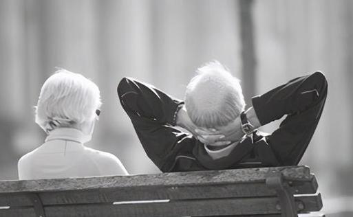 为什么越来越多的年轻人选择「轻创业」或「副业」？