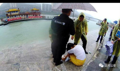 女子抱孩子投河：悲剧背后的深思与呼唤