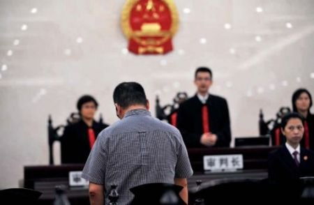 震惊！斯里兰卡枪手伪装律师 法庭上公然行凶