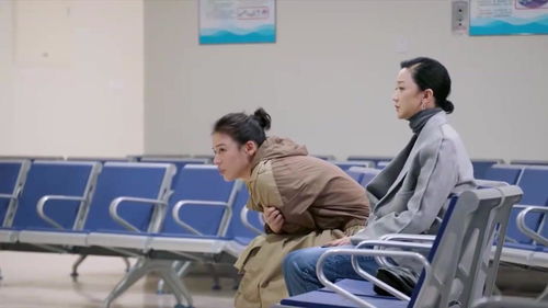 女孩即将手术 好朋友突然冲进电梯的感人瞬间