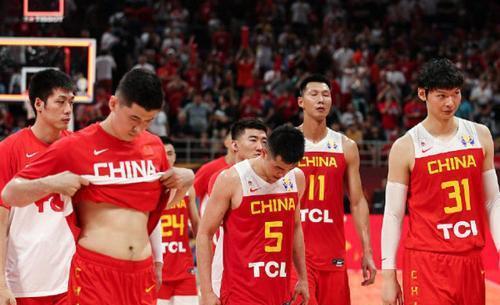 中国男篮8分完胜关岛！亚预赛5胜1负锁定小组第一出线