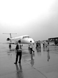 亲历者视角：咸阳机场返航事件背后的惊魂一刻