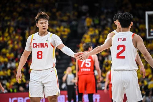 中国男篮：赵睿胡金秋闪耀全场，曾凡博成奇兵，赵继伟助攻王