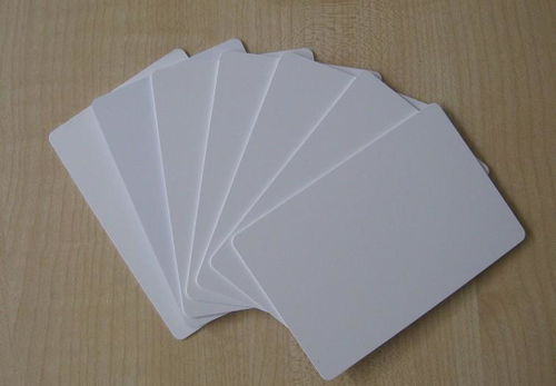 白卡纸的原料大揭秘：从植物纤维到高端纸张