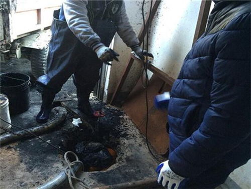 悲剧再现：四川清理化粪池事故背后的警示