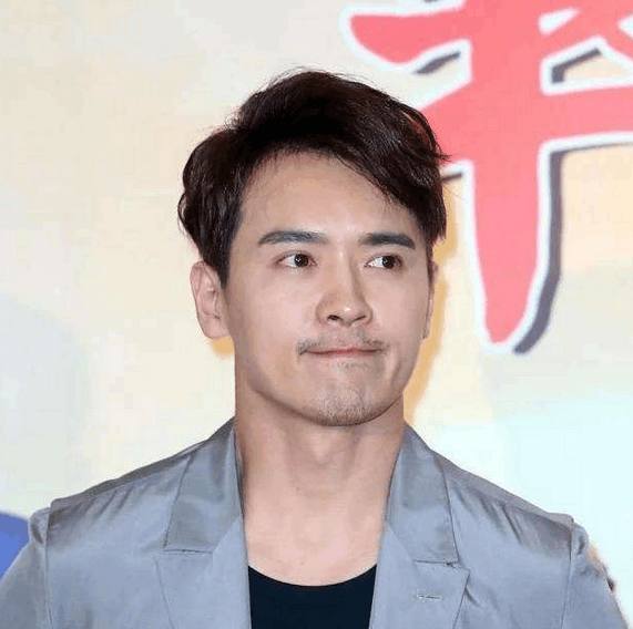 李威妻子被保释：从证人到焦点，背后隐藏的故事