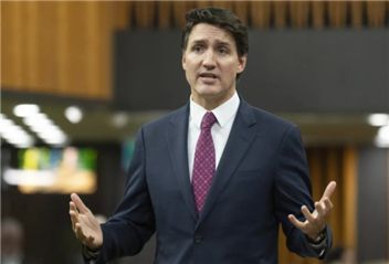 国际局势风云变幻：欧洲领导人齐聚基辅，特朗普与泽连斯基关系再起波澜