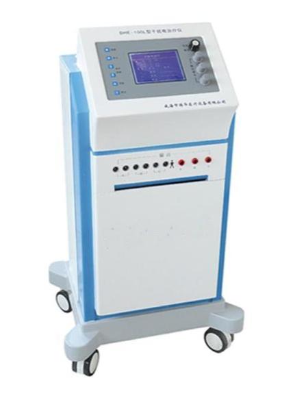 老人花2万买治疗床垫竟被电到头疼，背后真相令人深思