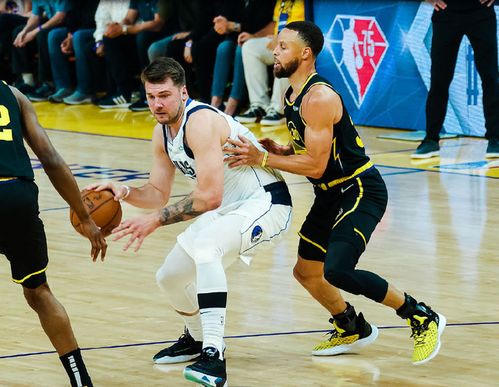 勇士大胜独行侠，我见证了一场史诗级的对决