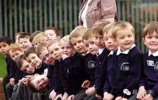 默茨的警告：欧洲为何只能坐“孩子那桌”？