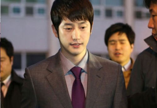 李威卷入杀人案：从明星到嫌疑人，他的命运将如何？