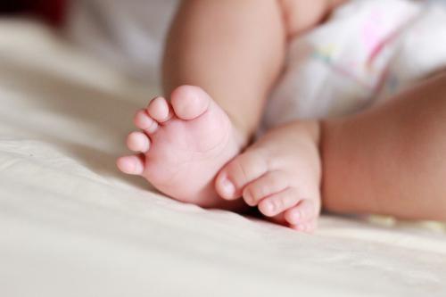 怀孕21周的惊险时刻：小脚丫掉了出来，母子平安背后的奇迹