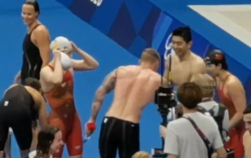 赛场上闪闪发亮的瞬间：微博之夜见证荣耀与感动