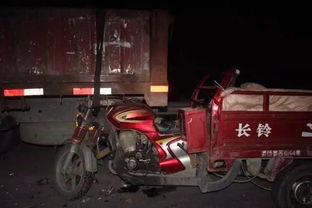 惊险！男子山路急弯失控摔下十余米深崖，消防员紧急救援