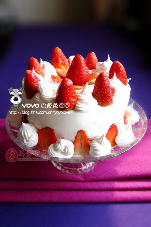 温以凡的草莓蛋糕初体验：甜蜜的味道，治愈的心