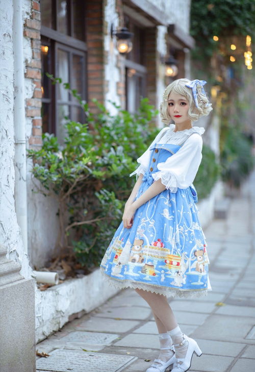 李兰迪金发造型惊艳亮相，从余周周到艺术之星的蜕变之路