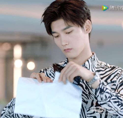 祝绪丹与王珞丹的“吻戏”背后：一场娱乐圈的热议风暴