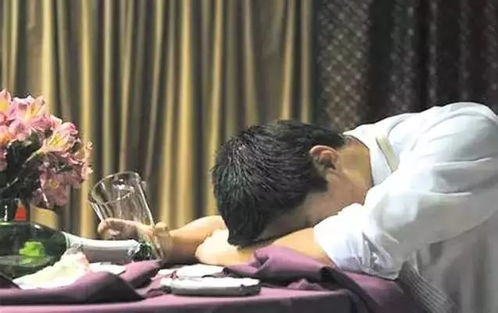 震惊！面汤呛妻案背后的真相：丈夫的辩解与家庭暴力的阴影