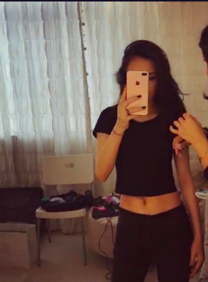 方媛米兰遭抢劫事件引发热议 网友支招应对突发状况