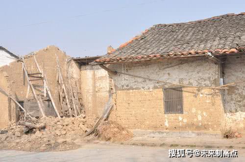 56岁农民阿姨把土坯房改造成艺术展厅，背后故事令人动容