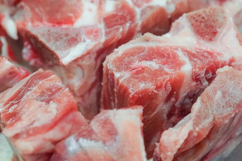 农民卖羊肉赚180元被罚10万：最新改判1万元，背后的故事值得深思