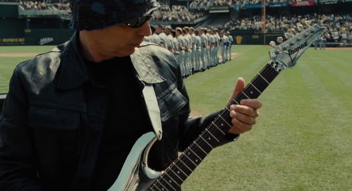 《点球成金》：当吉他弦断裂时，窥见中年人的生命诗学