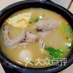 虫草土鸡煲，冬日滋补的奢华之选