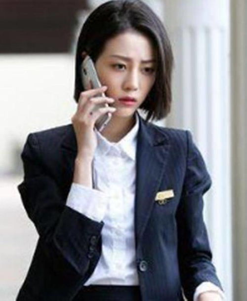 李溪芮经纪人视角：时尚与演技并存的她