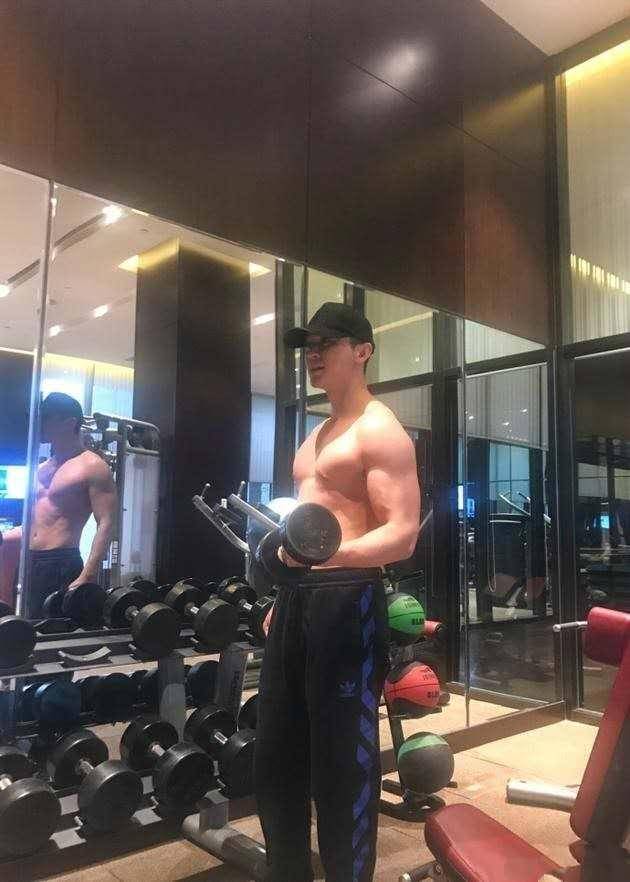 胡兵49岁长高1厘米？医生回应背后隐藏的真相