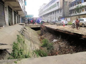 实地探访：湖北某村道路塌陷背后的真相