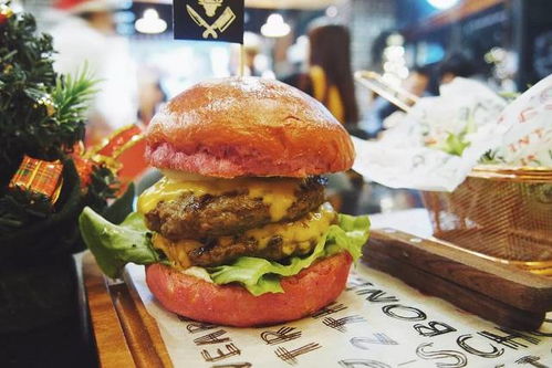 丁真吃粉汉堡，对我眼睛很友好